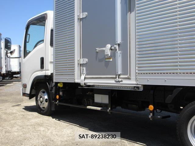 Isuzu ELF TRUCK 2021-03 7271846-18