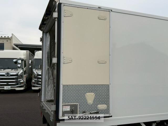 Isuzu ELF TRUCK 2014-11 7326883-15