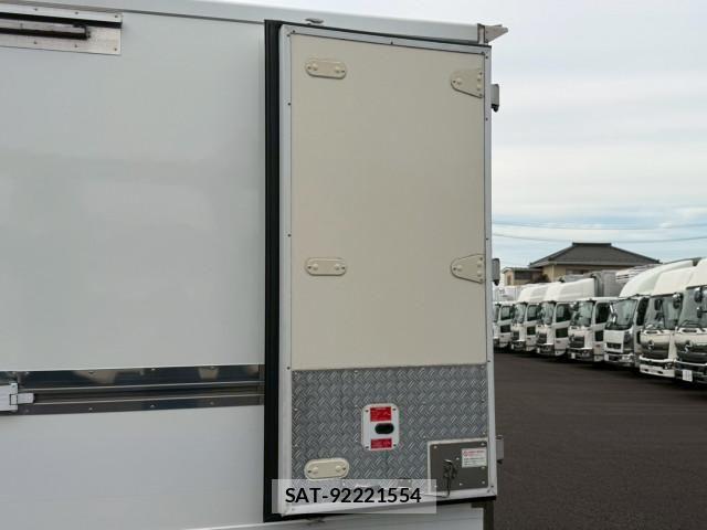 Isuzu ELF TRUCK 2014-11 7326883-16
