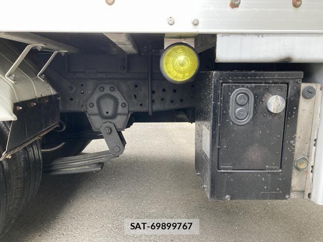 Isuzu ELF TRUCK 2016-01 7326889-11