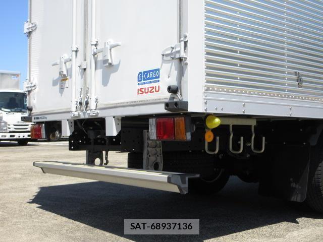 Isuzu ELF TRUCK 2019-05 7326881-20