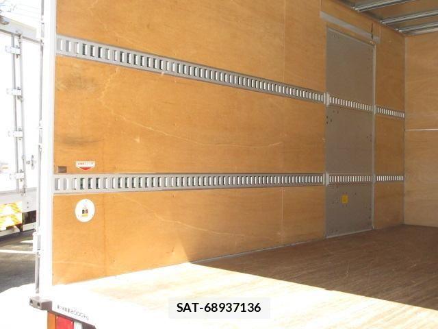 Isuzu ELF TRUCK 2019-05 7326881-25