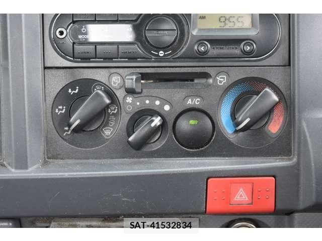 Isuzu ELF TRUCK 2015-03 7326899-17