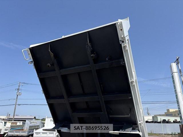 Isuzu ELF TRUCK 2023-06 7326879-12
