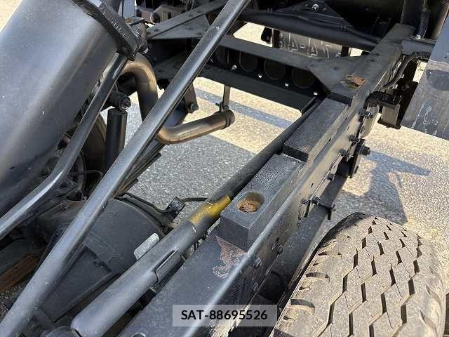 Isuzu ELF TRUCK 2023-06 7326879-14