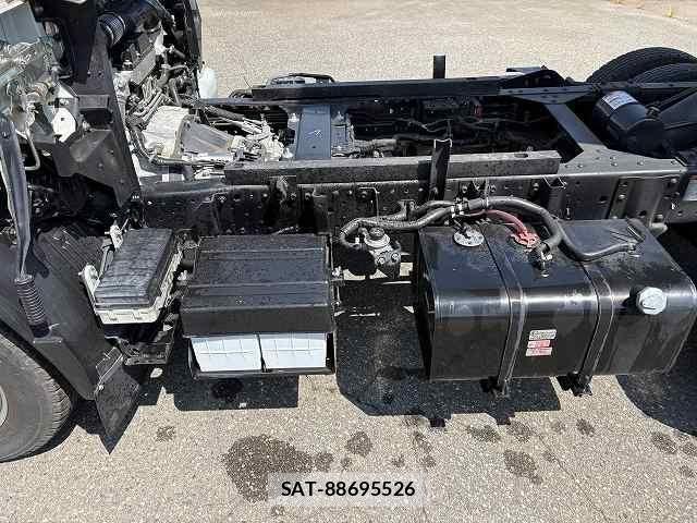 Isuzu ELF TRUCK 2023-06 7326879-16