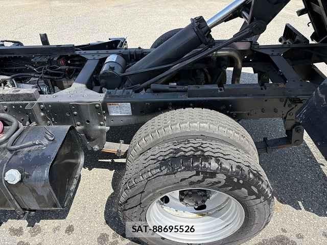 Isuzu ELF TRUCK 2023-06 7326879-17