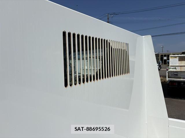 Isuzu ELF TRUCK 2023-06 7326879-7
