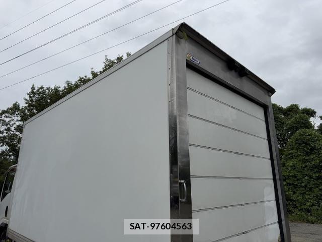Isuzu ELF TRUCK 2013-06 7326902-14