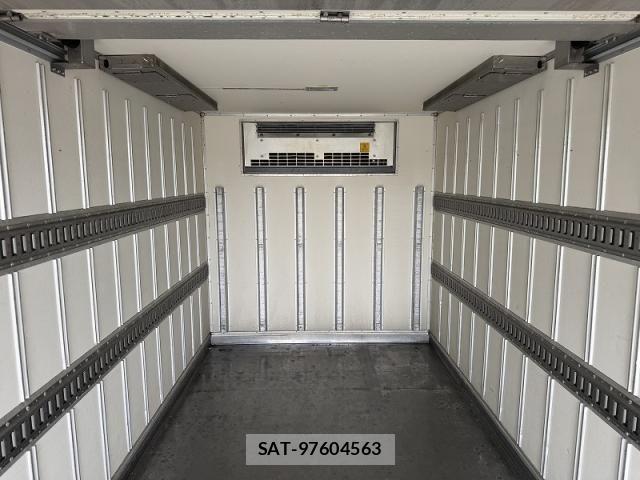 Isuzu ELF TRUCK 2013-06 7326902-21