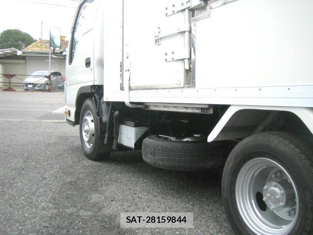Isuzu ELF TRUCK 2013-02 7326890-11
