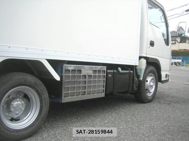 Isuzu ELF TRUCK 2013-02 7326890-13