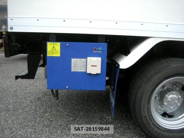 Isuzu ELF TRUCK 2013-02 7326890-16