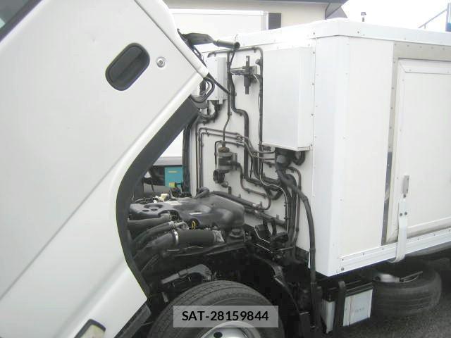 Isuzu ELF TRUCK 2013-02 7326890-20