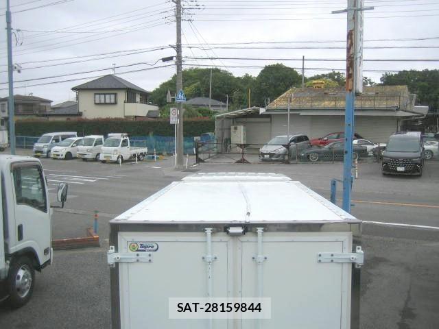 Isuzu ELF TRUCK 2013-02 7326890-21