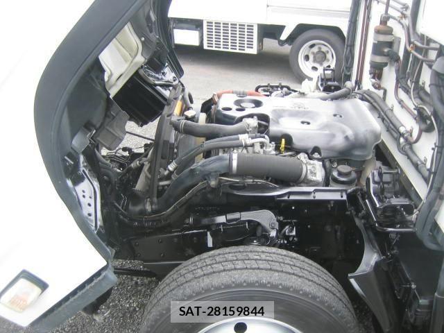 Isuzu ELF TRUCK 2013-02 7326890-23
