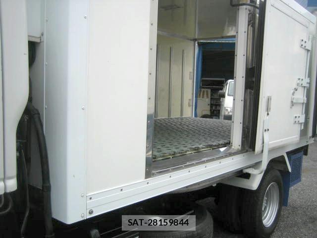 Isuzu ELF TRUCK 2013-02 7326890-7