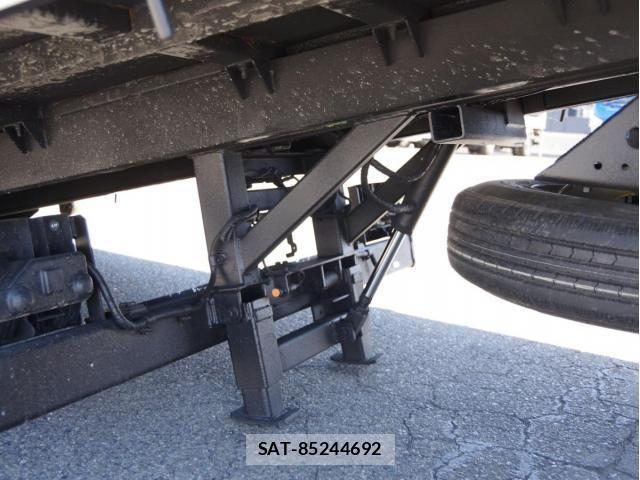 Isuzu ELF TRUCK 2018-03 7357639-14