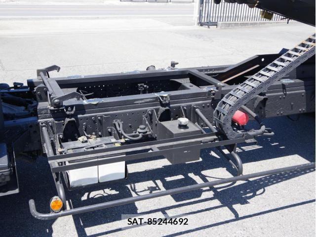 Isuzu ELF TRUCK 2018-03 7357639-15