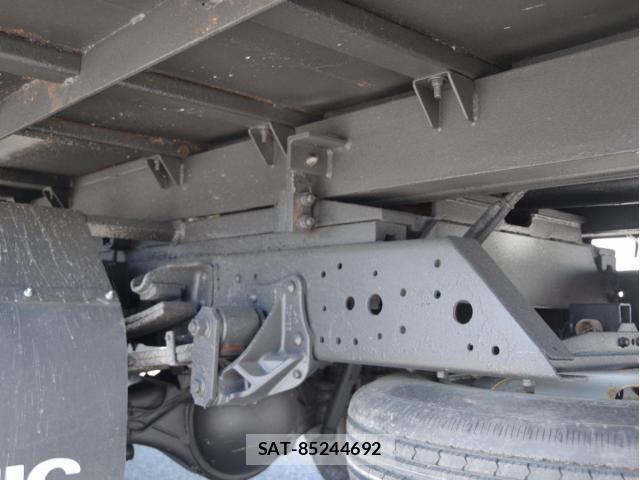 Isuzu ELF TRUCK 2018-03 7357639-8
