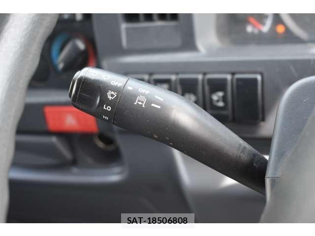Isuzu ELF TRUCK 2011-02 7357642-19