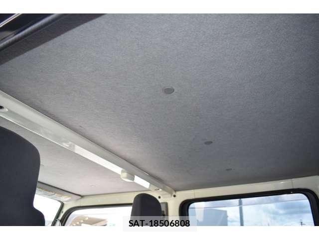 Isuzu ELF TRUCK 2011-02 7357642-29