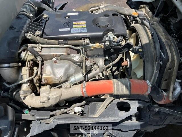 Isuzu ELF TRUCK 2018-01 7357641-27