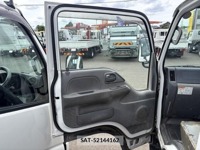 Isuzu ELF TRUCK 2018-01 7357641-29