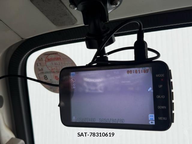 Isuzu ELF TRUCK 2011-11 7357646-17