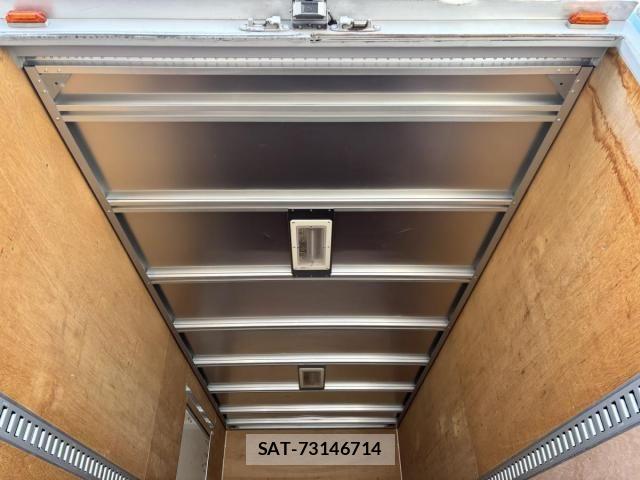 Isuzu ELF TRUCK 2013-12 7357643-19