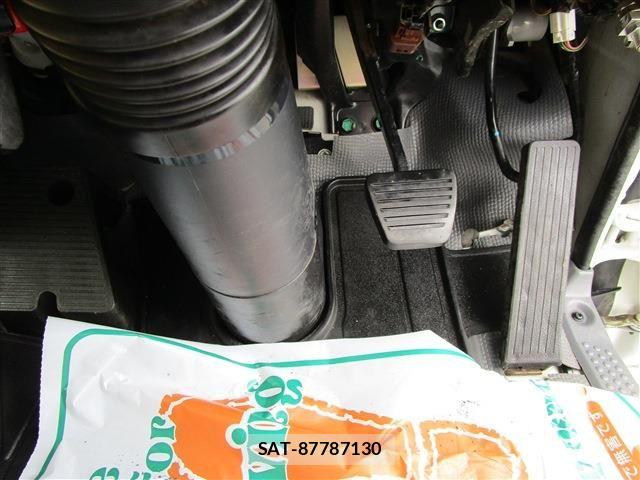 Isuzu ELF TRUCK 2013-10 7357645-12