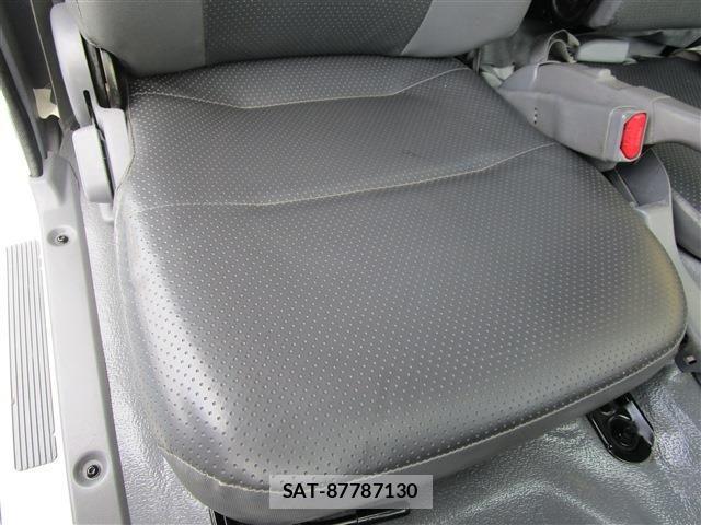 Isuzu ELF TRUCK 2013-10 7357645-15