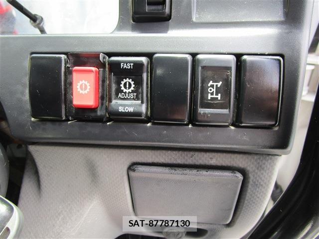 Isuzu ELF TRUCK 2013-10 7357645-25