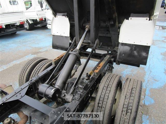 Isuzu ELF TRUCK 2013-10 7357645-28