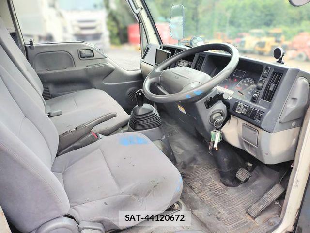 Isuzu ELF TRUCK 2010-03 7357653-11