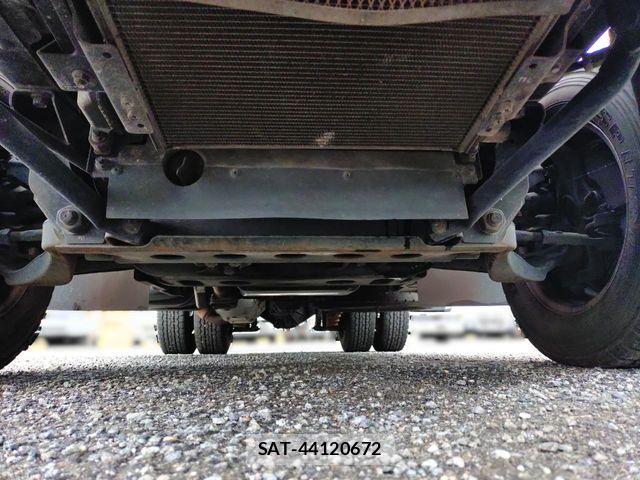 Isuzu ELF TRUCK 2010-03 7357653-22