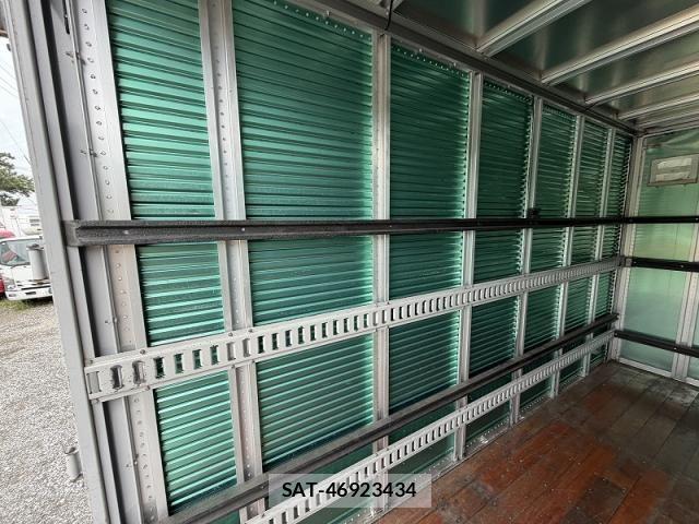 Isuzu ELF TRUCK 2011-08 7392047-26