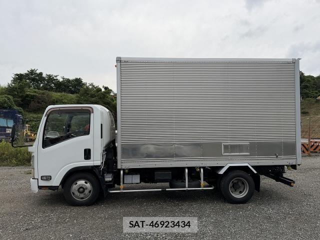 Isuzu ELF TRUCK 2011-08 7392047-2
