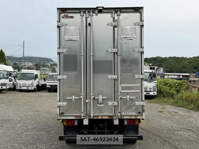 Isuzu ELF TRUCK 2011-08 7392047-4