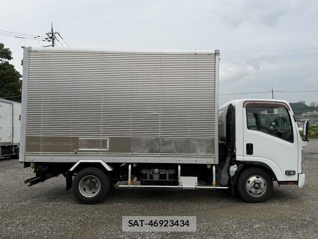 Isuzu ELF TRUCK 2011-08 7392047-6