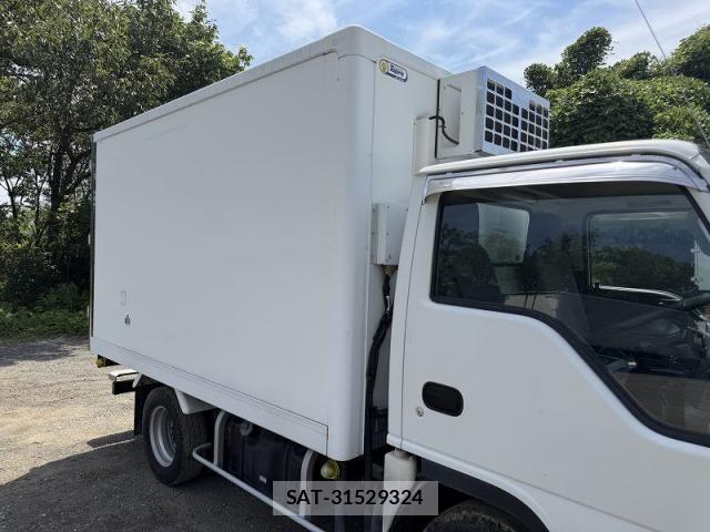 Isuzu ELF TRUCK 2013-11 7392045-13