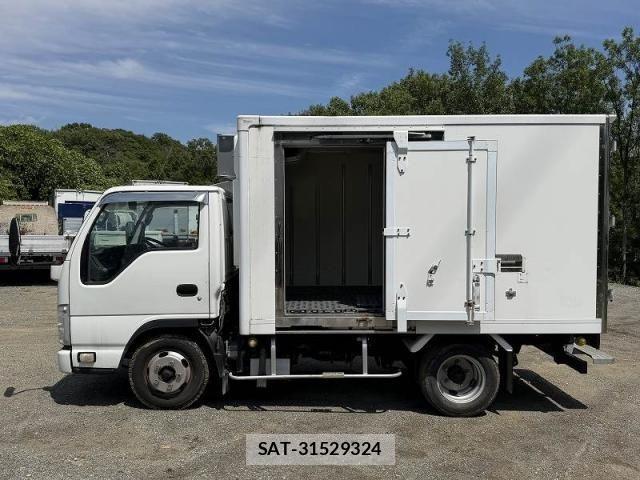 Isuzu ELF TRUCK 2013-11 7392045-14