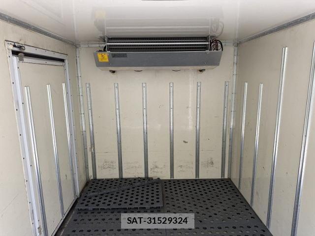 Isuzu ELF TRUCK 2013-11 7392045-21