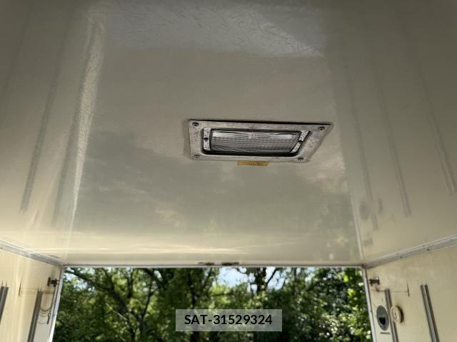 Isuzu ELF TRUCK 2013-11 7392045-29