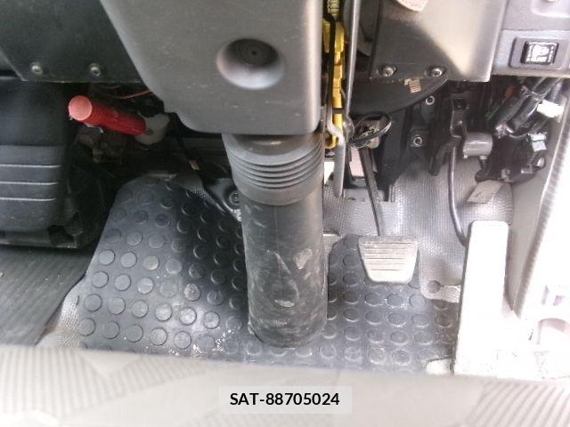 Isuzu ELF TRUCK 2006-06 7392036-25