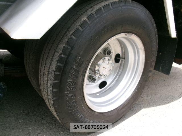Isuzu ELF TRUCK 2006-06 7392036-27