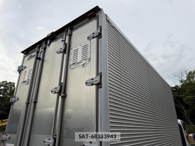 Isuzu ELF TRUCK 2011-08 7392051-15