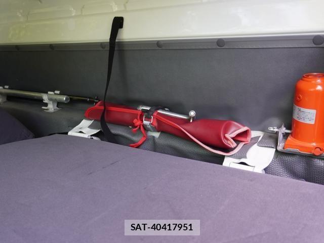 Isuzu ELF TRUCK 2013-07 7454117-27