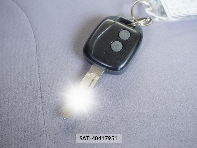 Isuzu ELF TRUCK 2013-07 7454117-28