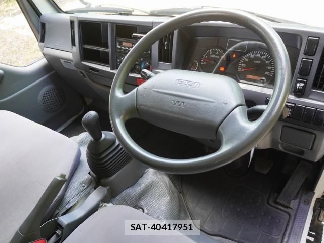Isuzu ELF TRUCK 2013-07 7454117-2
